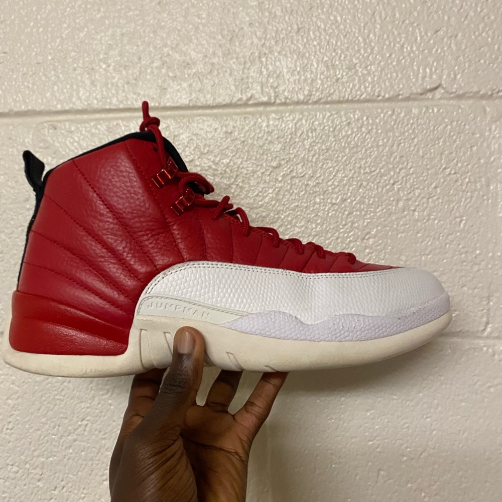 Jordan 12 gym red